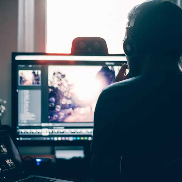 Professional Vide Editing Teach Tutors in Toronto, Ontario